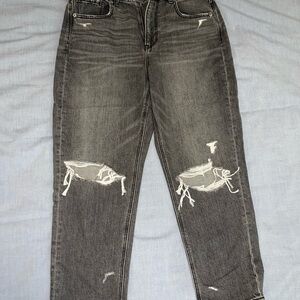 American Eagle High-Waisted Distressed Jeans – Black Wash